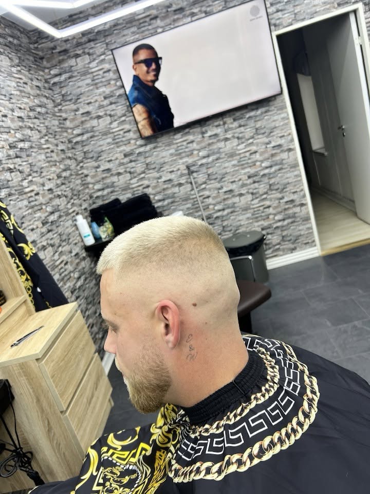 klassiske frisurer med kort hår som buzz cut
